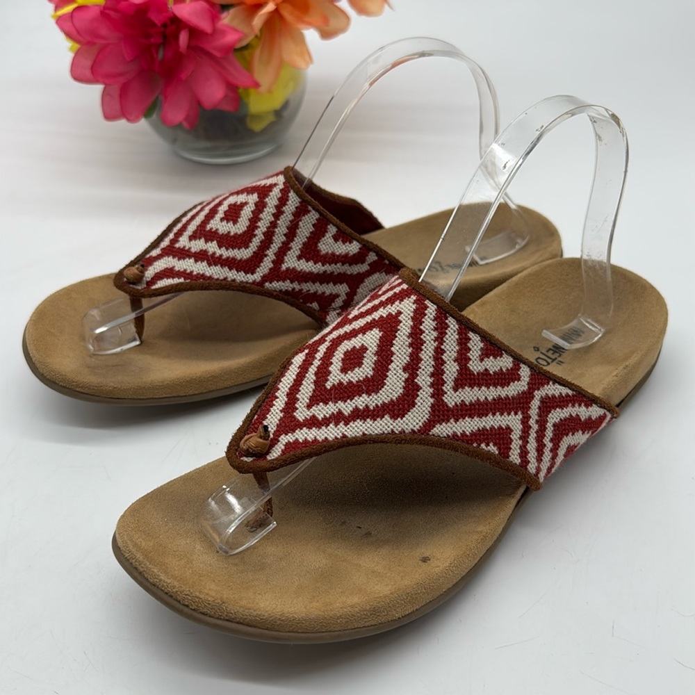 Minnetonka Red White Thong Sandal Size 10 FFT7206G